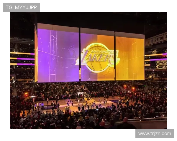 尼克斯开放两小时活动 让粉丝亲密接触NBA Cup奖杯